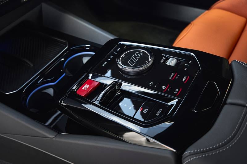 futuristische Bedienelemente des BMW M5
