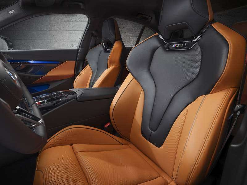 BMW M5 mit eleganten Sportsitzen