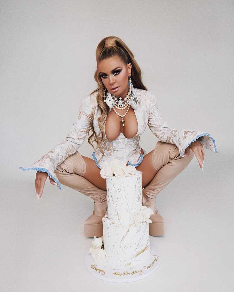 Carmen Electra beim sexy Shooting zeigt Brüste