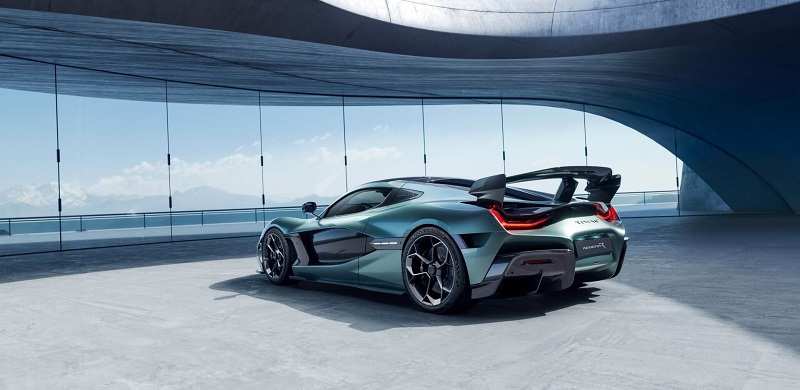 Rimac Nevera R - Ansicht von schräg hinten