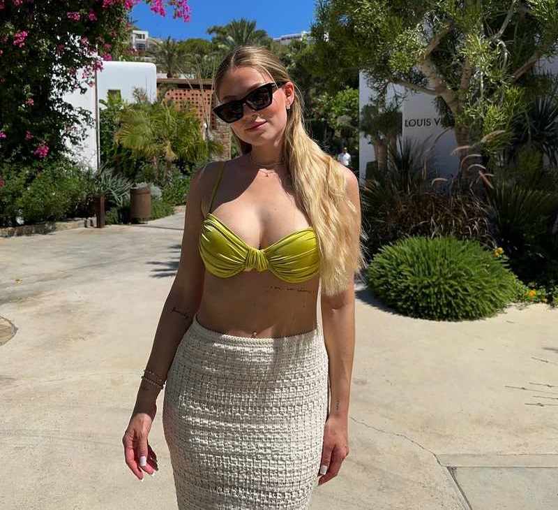 Alessandra Wichert bauchfrei heiß
