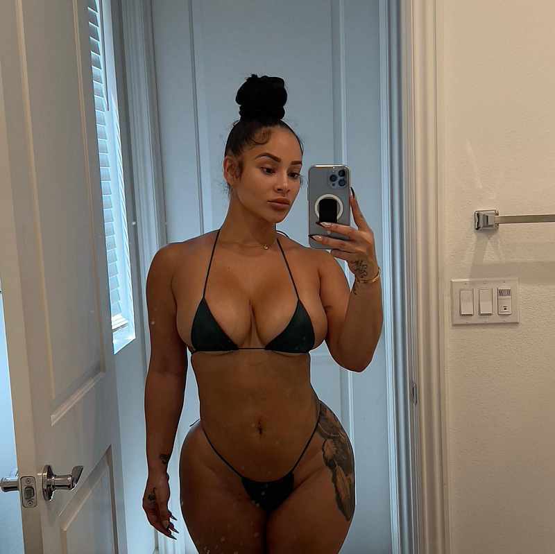 Brittany Dailey Mikrobikini bedeckt fast nichts