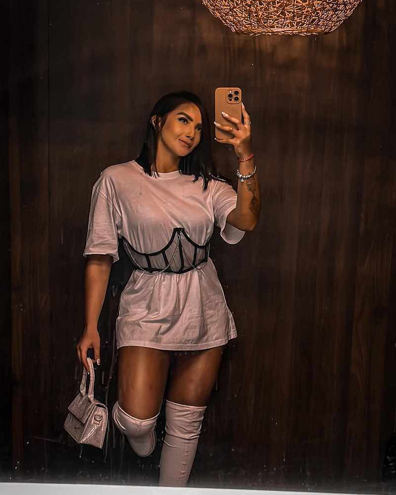 Daniela Gaviria sexy im Club