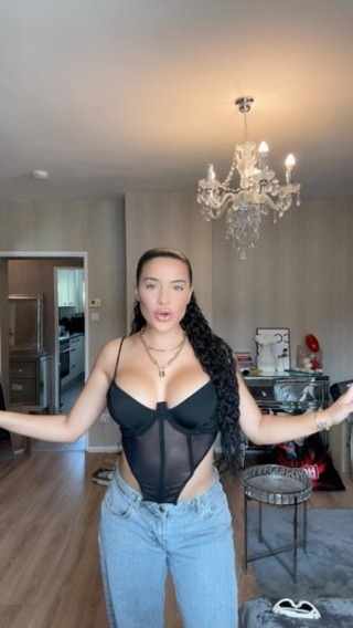 Leyla Lahouar hat einen heißen Body an