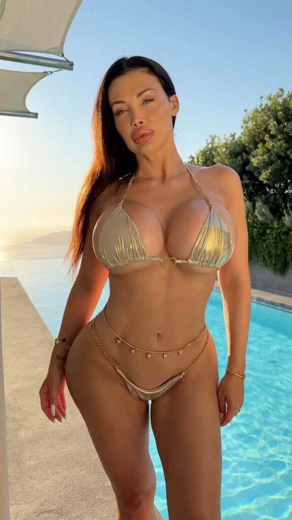 Aletta Ocean zeigt ihren drallen Körper
