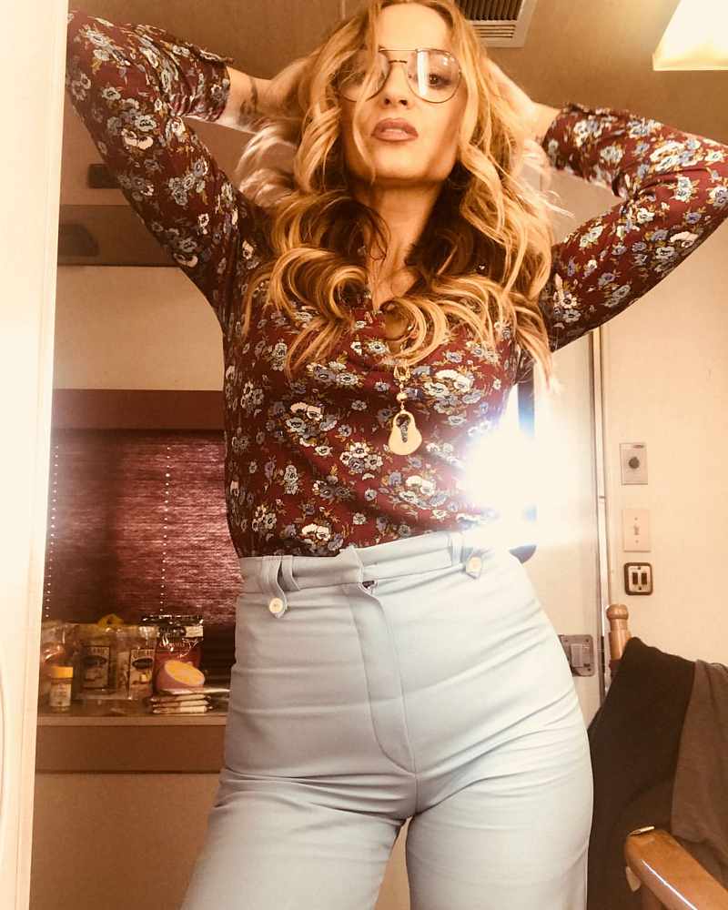 Drea de Matteo zeigt ihre schlanke Hüfte