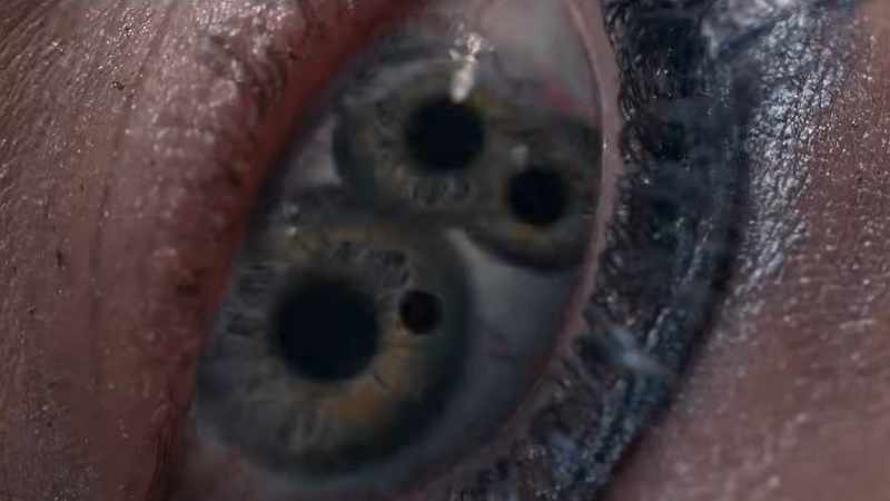 The Substance - viele Augen im Auge