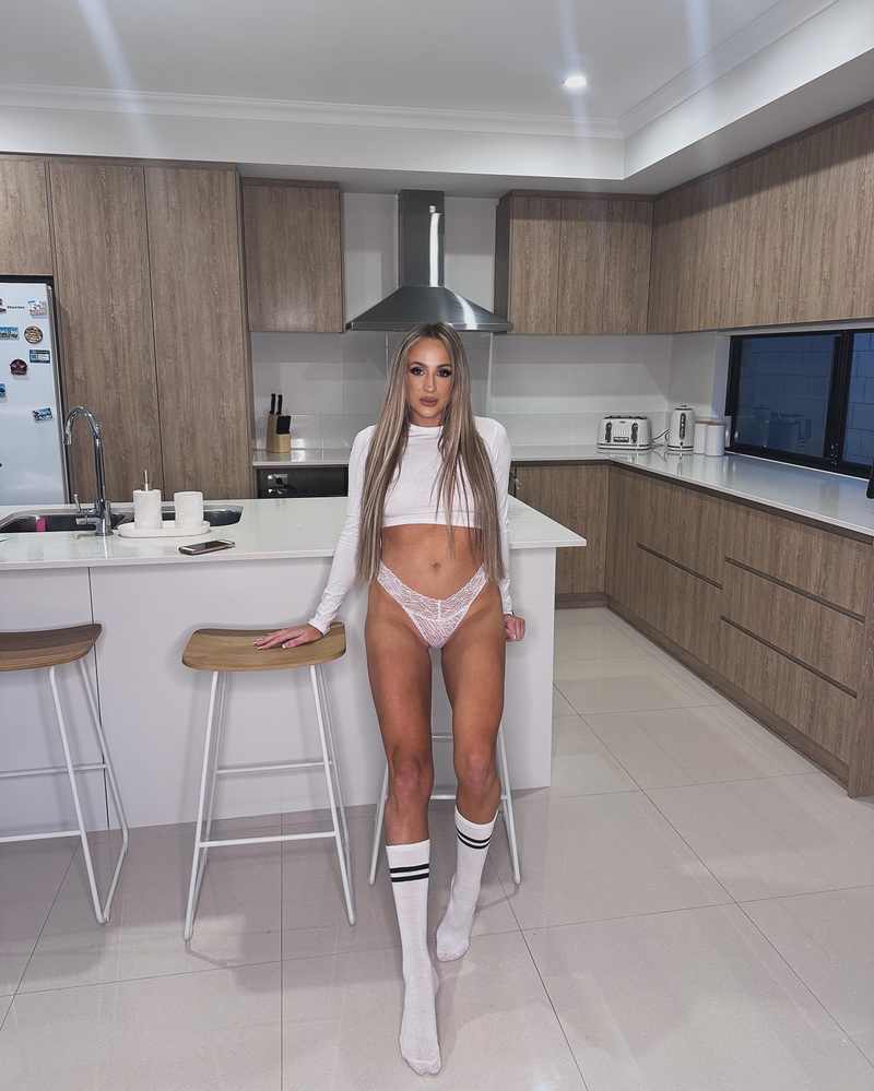Elle Sparks weiss nicht was sie heute kochen soll - heiß