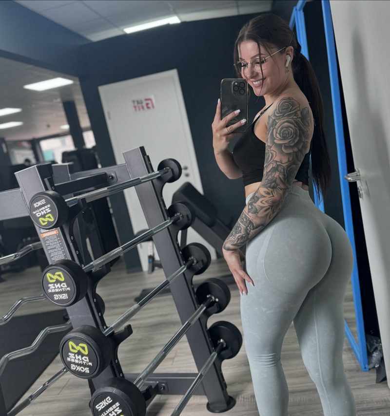 Badfitprincess hat einen perfekten Leggins-Arsch