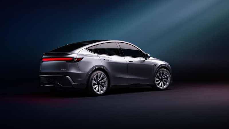 Tesla Model Y Facelift schräg hinten
