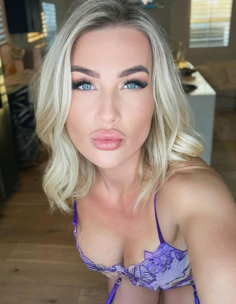 Andi in purple