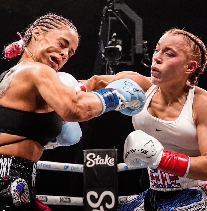Elle fights