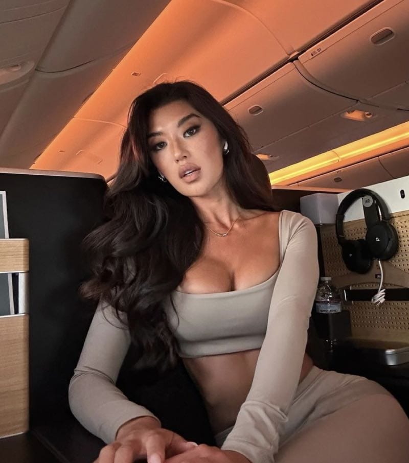 Jenn in plane