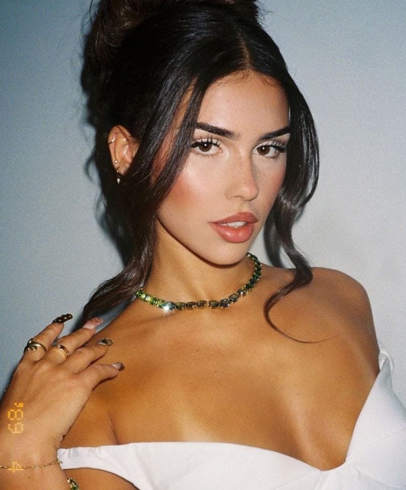 Sexy leah