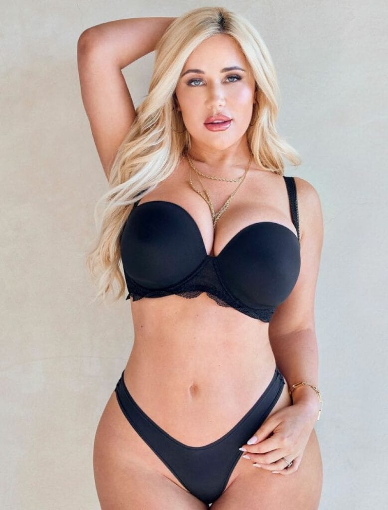 Savannah in black