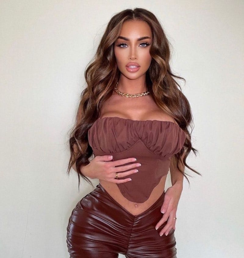 Ariana in brown