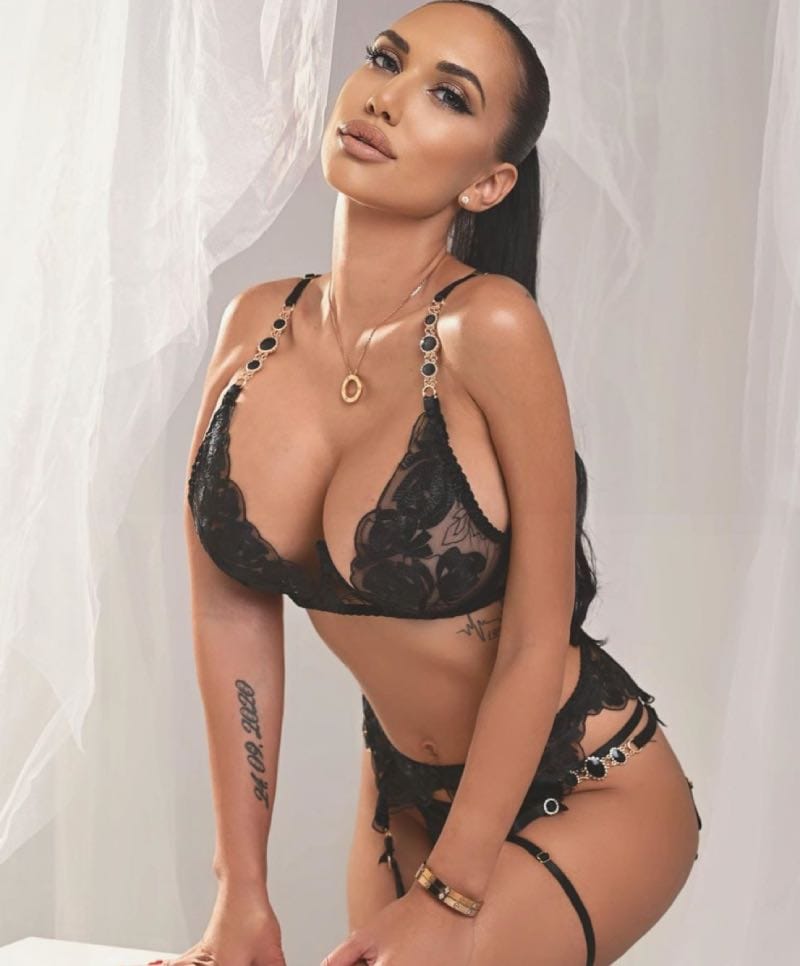 Deana in photoshoot