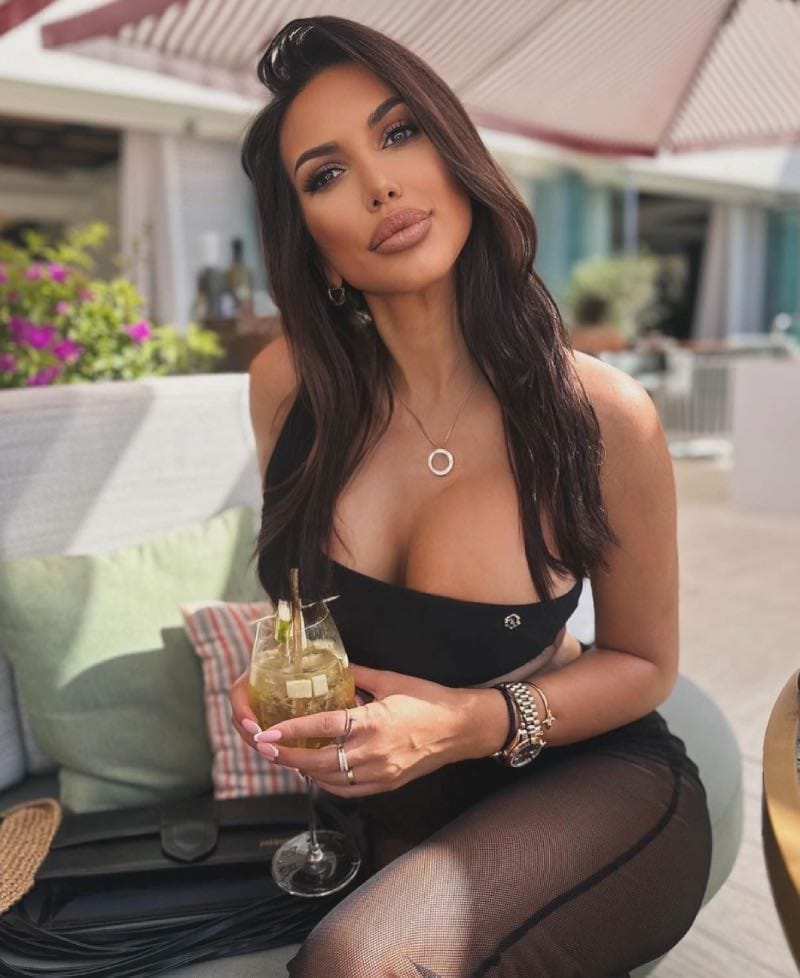 Deana at cafe