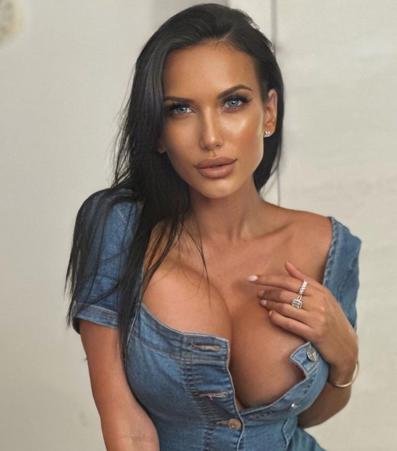 Big tits in blue top