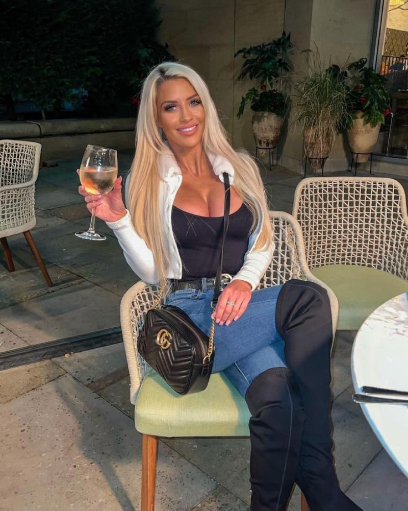 Lauren in sexy outfit
