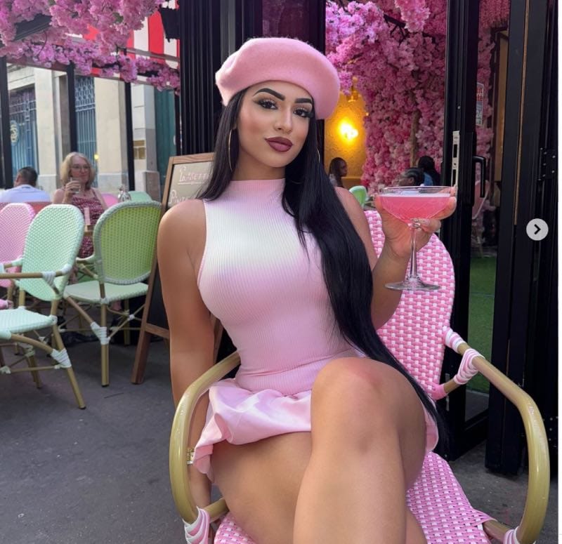 Nadia in roze