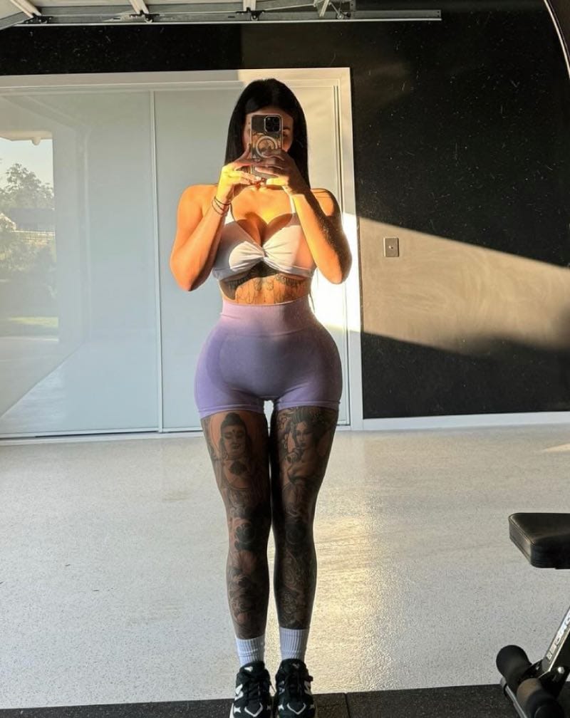 Renee sport outfit