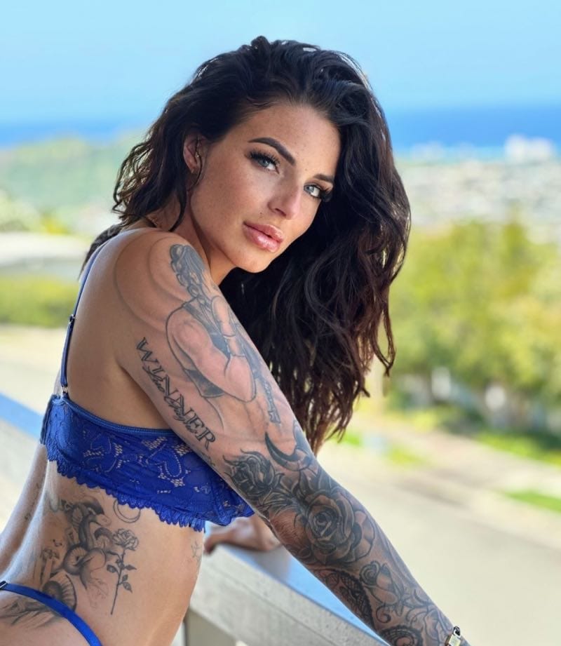 Babe in blue lingerie