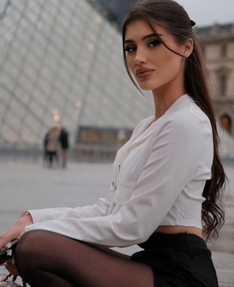 Vic near louvre