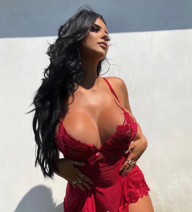 Taylor in sexy outfit with massive tits