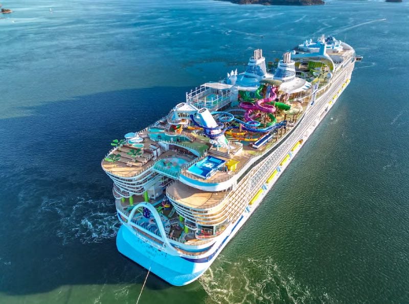 Cruise ship 
