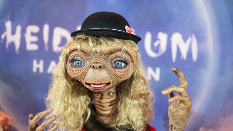 Heidi as ET