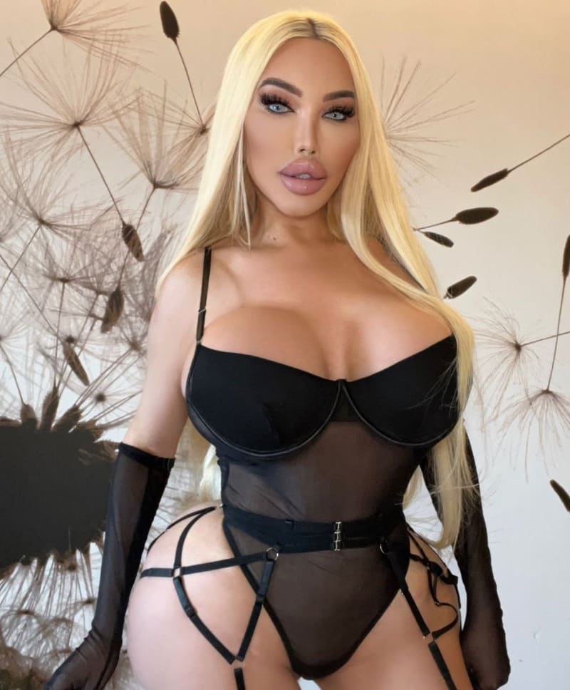 Jessica in lingerie 