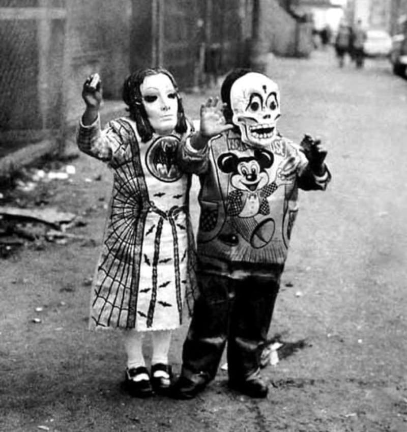 Kids in scare outfit