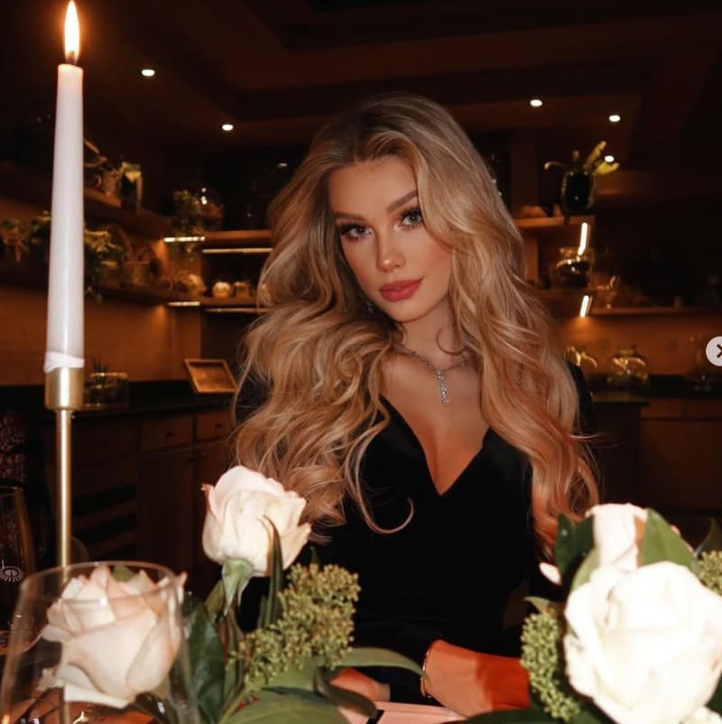 Justyna in restaurant