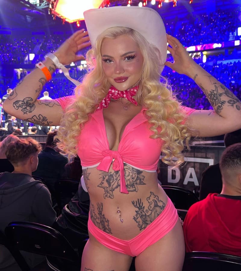 Lowri in pink cowgirl outfit