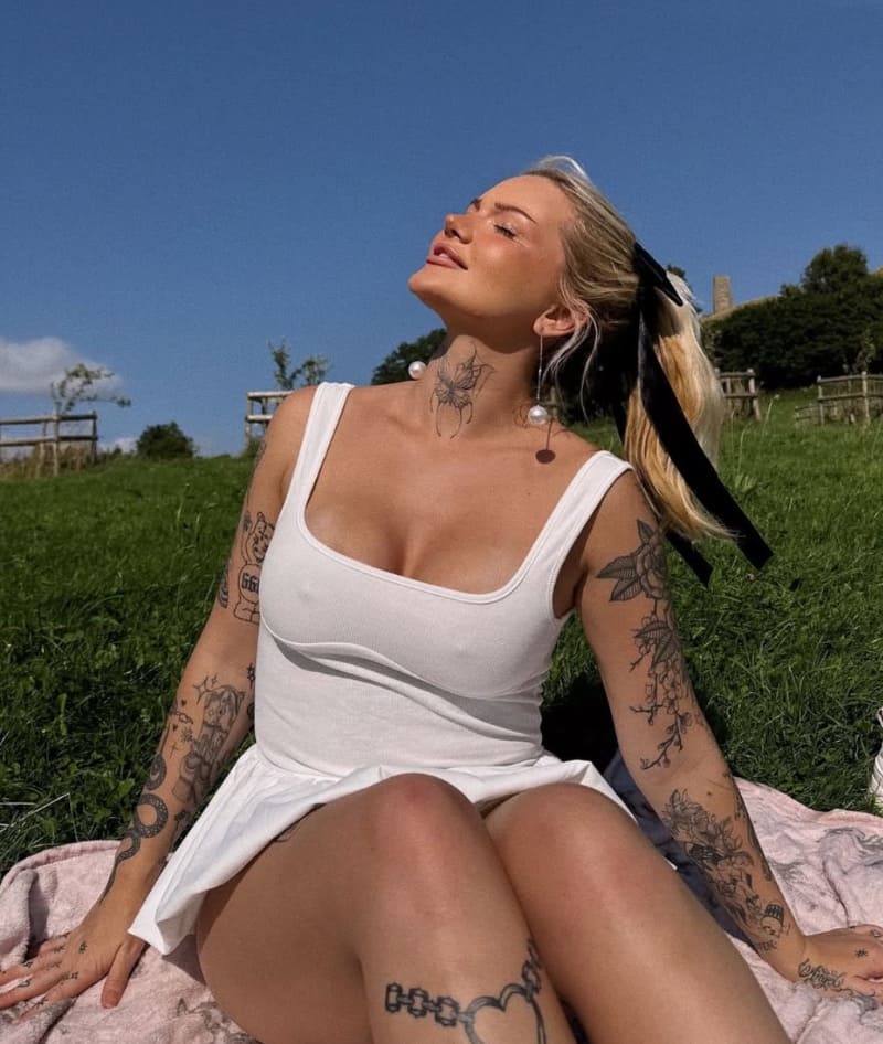 Babe in white dress