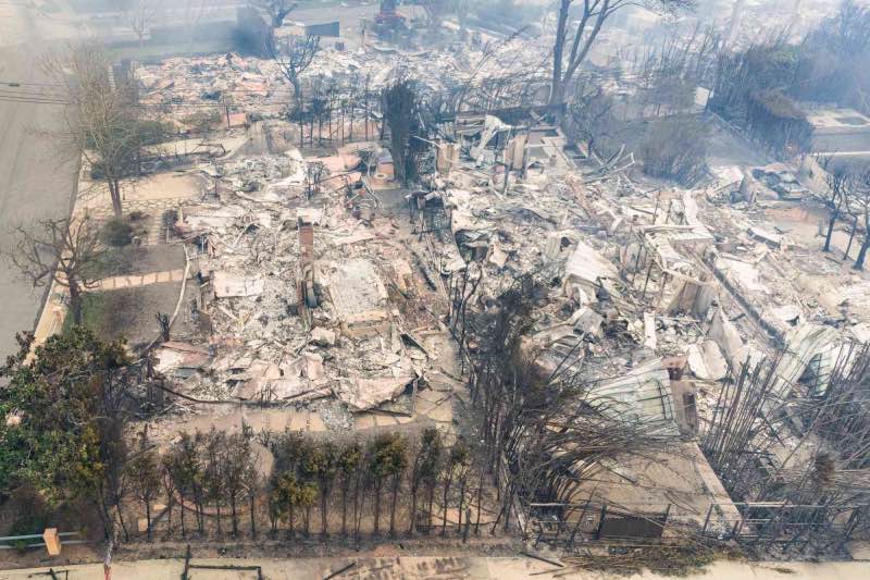 Anna Faris house burned by Wildfires