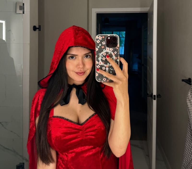 Karina in halloween outfit
