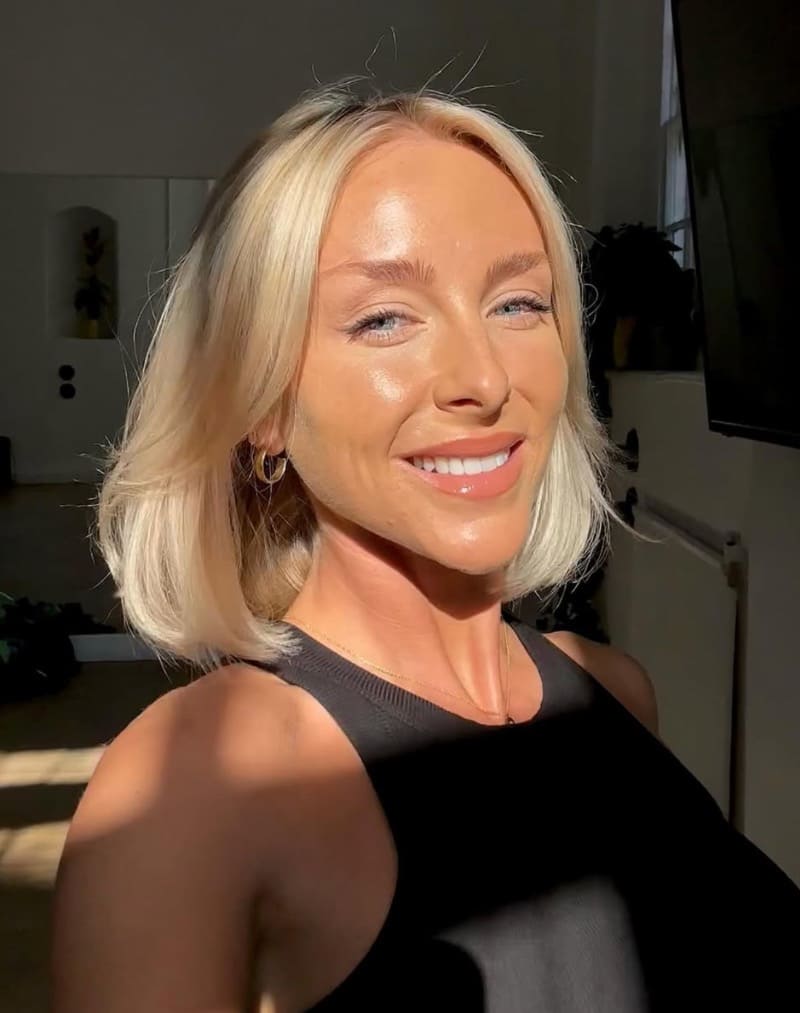 Courtney in sexy selfie