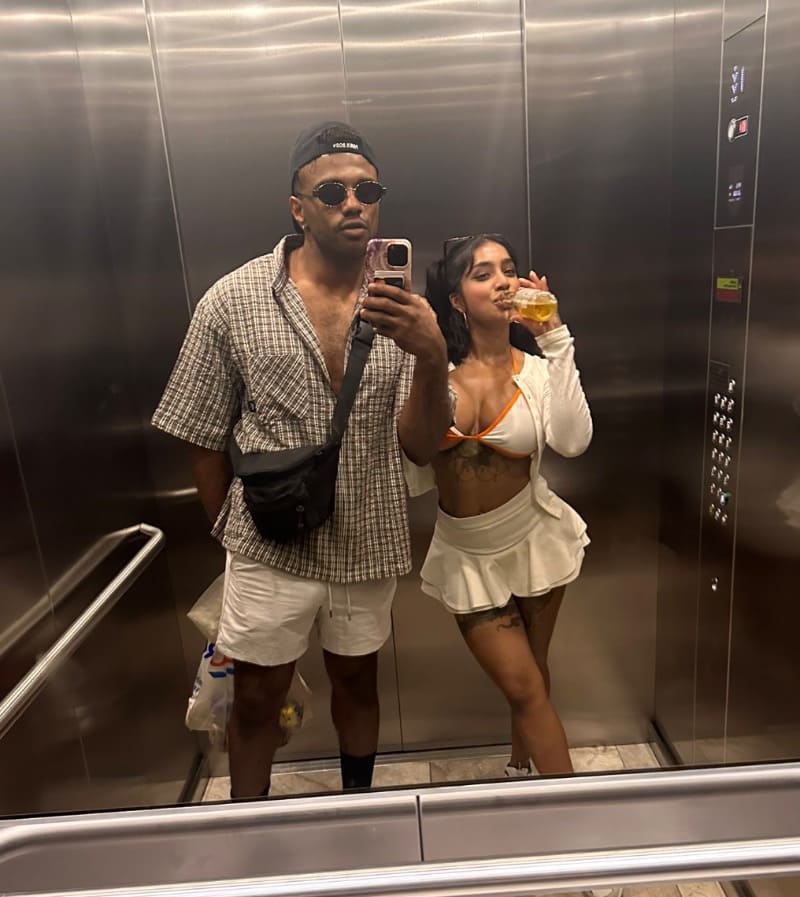 Yasmina in sexy skirt