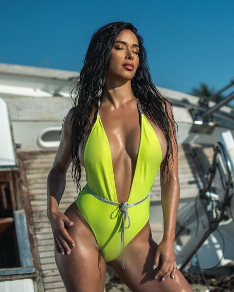 Babe in bright yellow bathing suit