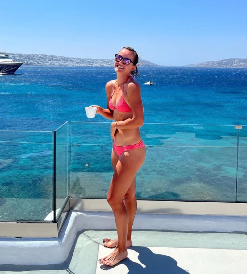 Arina in bikini