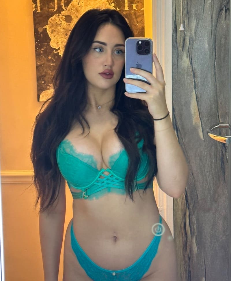 Taylor in green lingerie