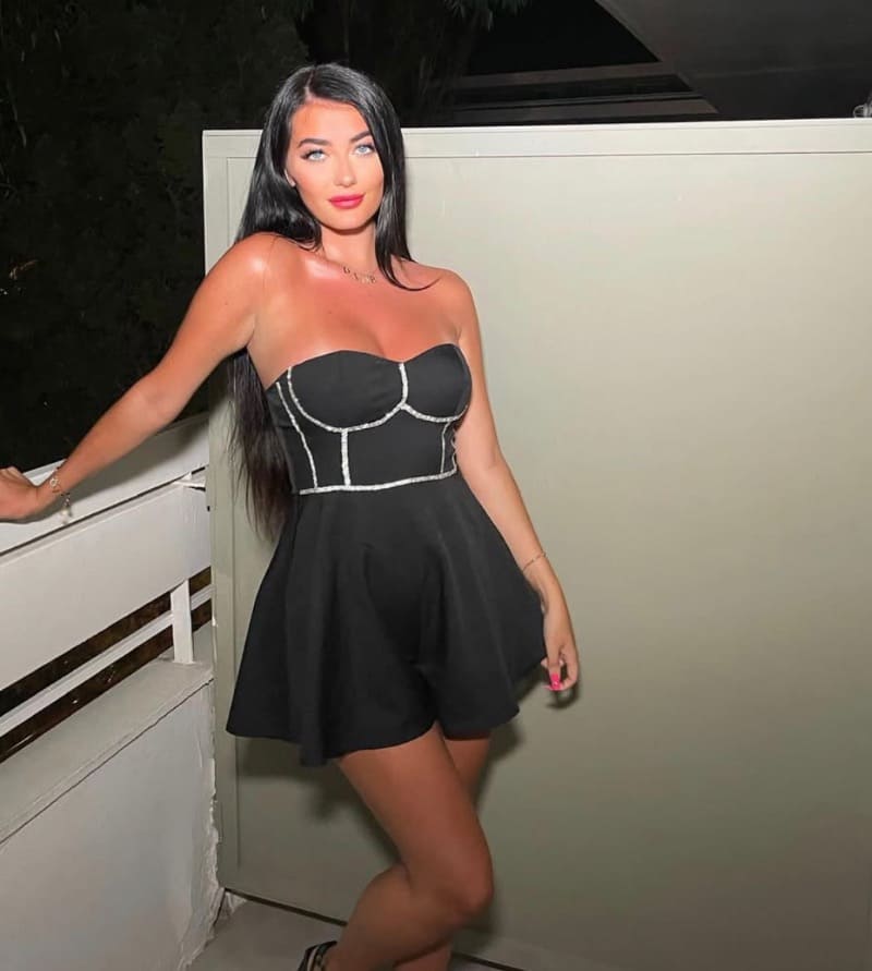 Lorina in sexy black dress