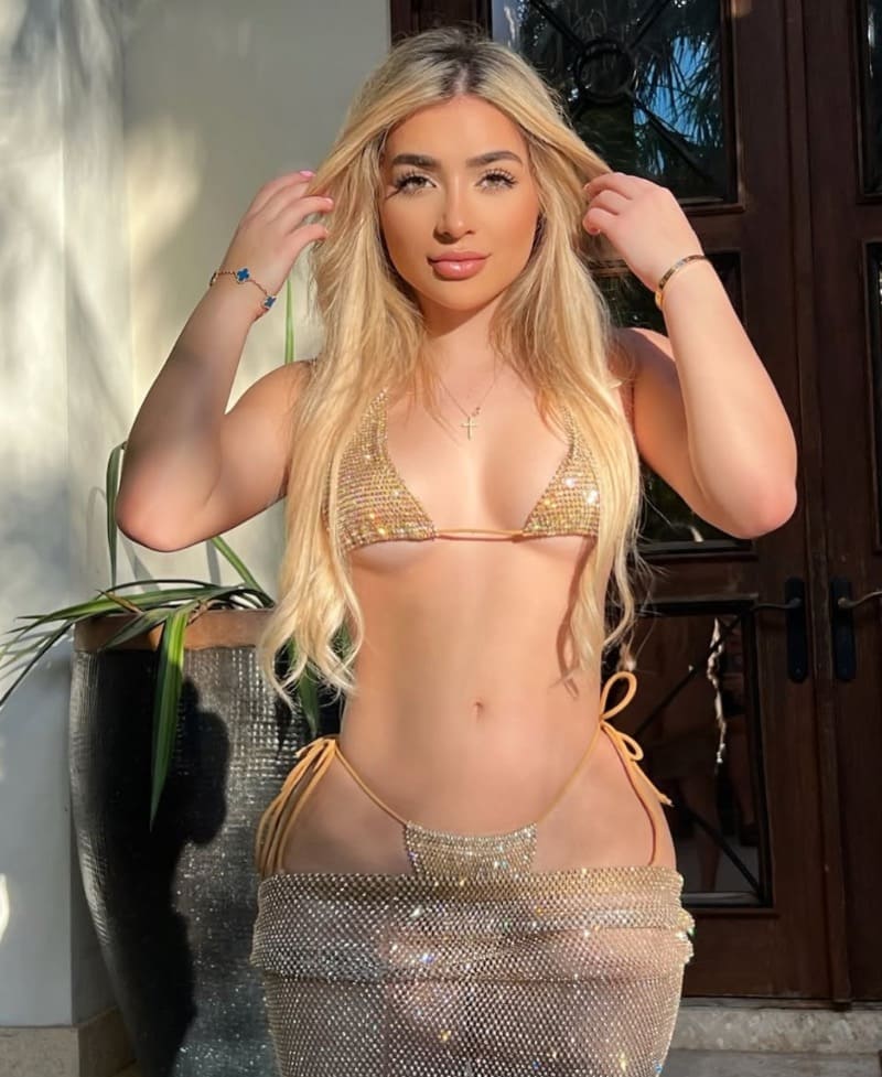 Faith in sexy bikini