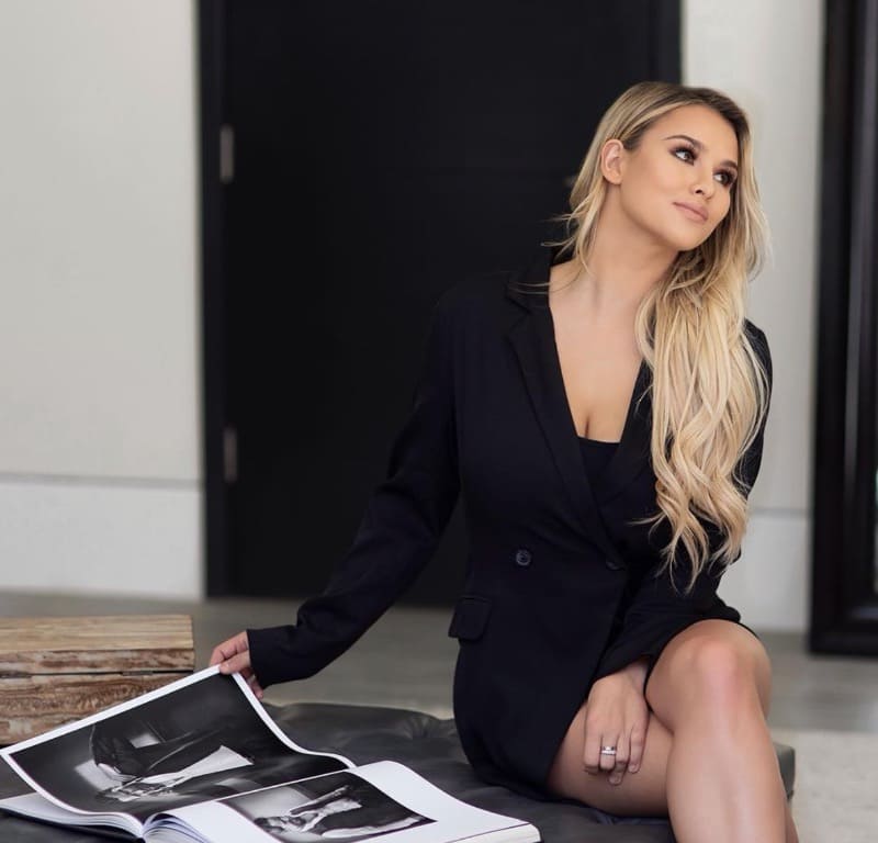Kinsey in black drss