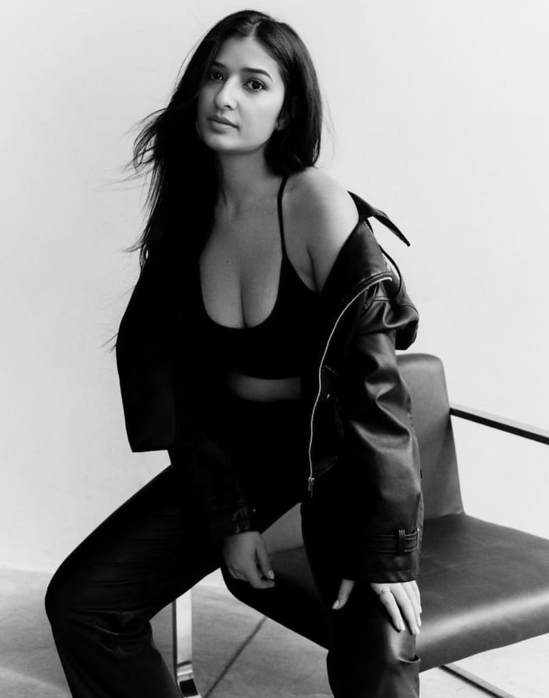 Priyanka in sexy black lingerie