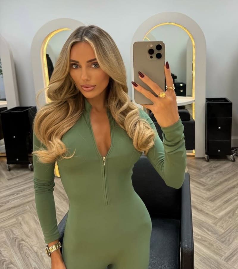 Amber in green sport outfit