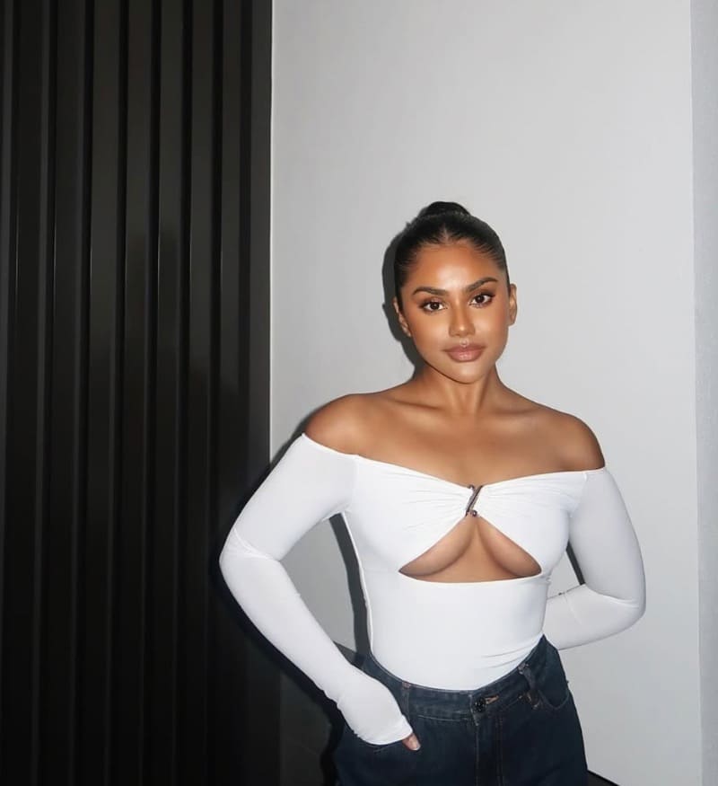 Shaniya in sexy white top