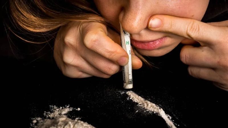 Person using cocaine